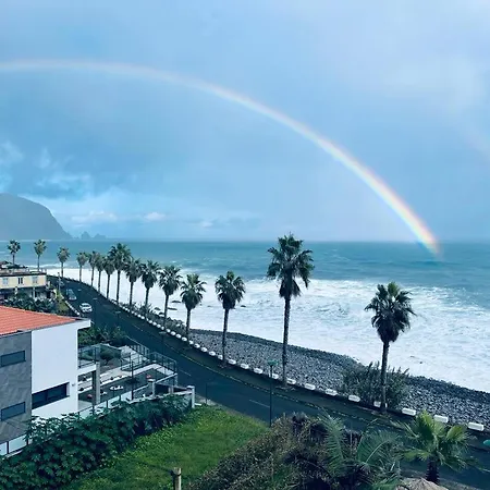 Baia Seixal Oceanfront * Сейшал