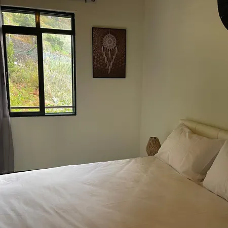 Baia Seixal Oceanfront * Сейшал