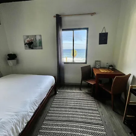 Baia Seixal Oceanfront Otel *